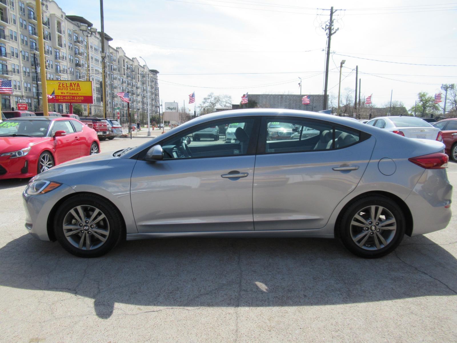 2017 Gray /Gray Hyundai Elantra Limited (5NPD84LF0HH) with an 1.8L L4 DOHC 16V engine, 6A transmission, located at 1511 North Shepherd Dr., Houston, TX, 77008, (281) 657-1221, 29.798361, -95.412560 - 2017 HYUNDAI ELANTRA SE/VALUE/LIMITED VIN: 5NPD84LF0HH003268 5 N P D 8 4 L F 0 H H 0 0 3 2 6 8 SEDAN 4 DR 2.0L I4 F DOHC 16V GASOLINE FRONT WHEEL DRIVE - Photo #18